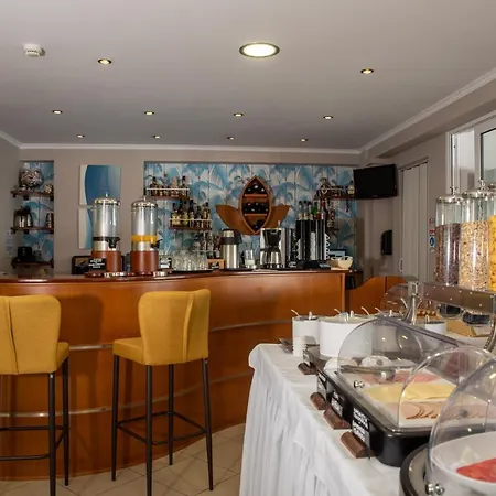 Anemona Aparthotel 2*
