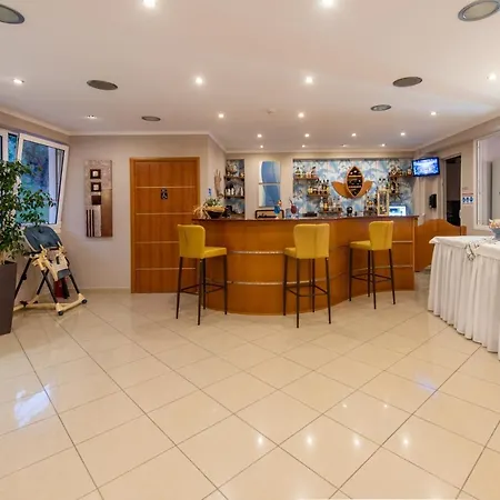 Anemona Aparthotel 2*